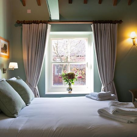 The Horse And Groom Inn Chichester Extérieur photo