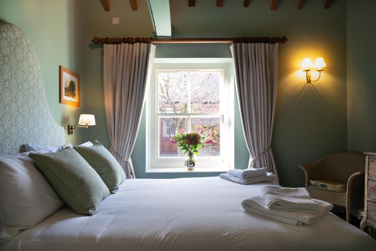 The Horse And Groom Inn Chichester Extérieur photo